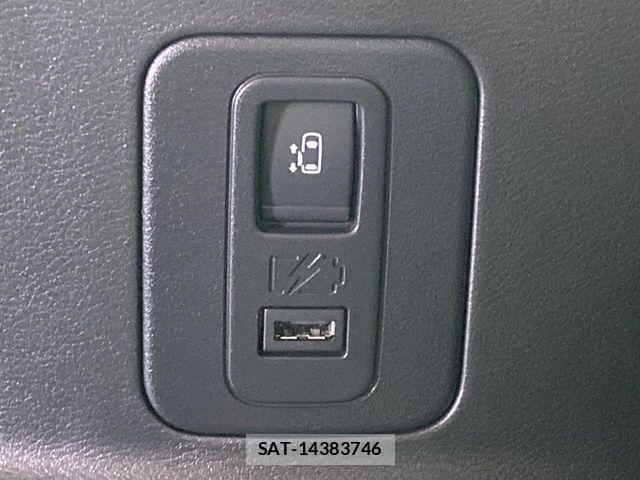 Nissan SERENA 2020-11 8337786-14