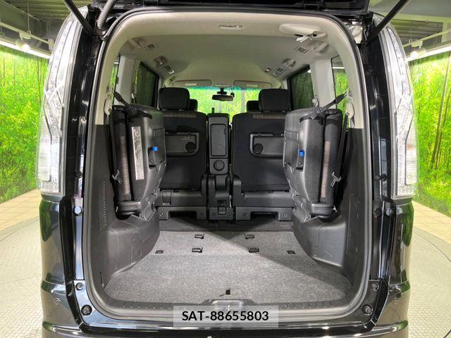 Nissan SERENA 2014-02 8337821-11