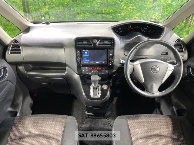 Nissan SERENA 2014-02 8337821-1