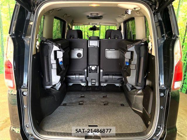 Nissan SERENA 2016-10 8337818-12