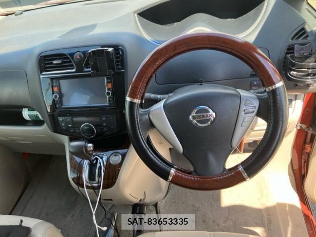 Nissan SERENA 2014-04 8337828-9