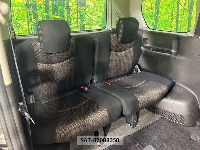 Nissan SERENA 2015-10 8337811-9