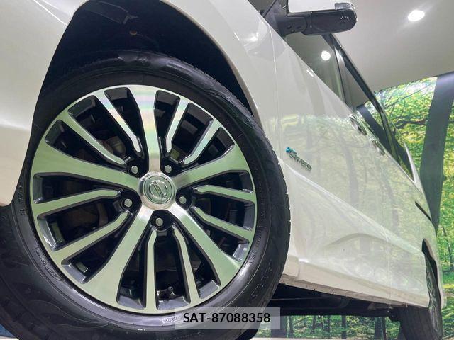 Nissan SERENA 2015-10 8337811-13