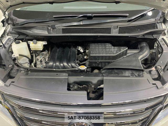 Nissan SERENA 2015-10 8337811-17