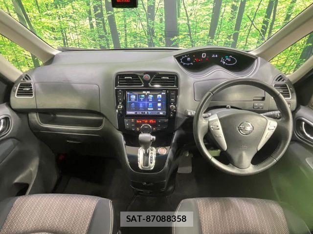 Nissan SERENA 2015-10 8337811-1