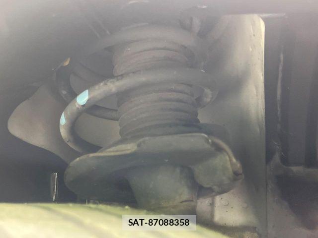 Nissan SERENA 2015-10 8337811-19