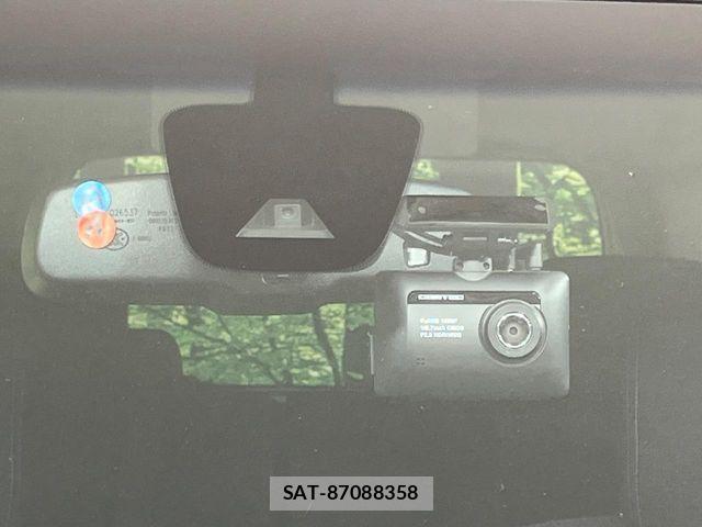 Nissan SERENA 2015-10 8337811-5