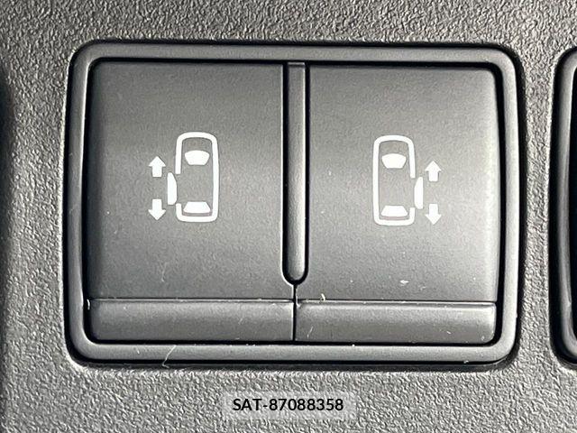 Nissan SERENA 2015-10 8337811-6
