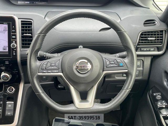 Nissan SERENA 2017-08 8337795-11