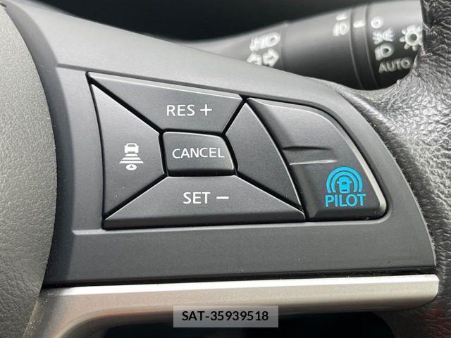 Nissan SERENA 2017-08 8337795-6