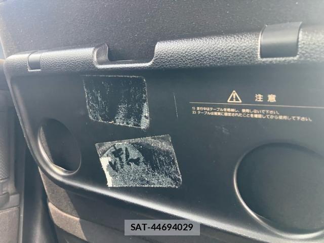 Nissan SERENA 2014-01 8337822-14