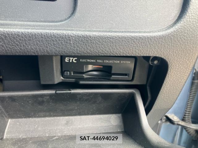 Nissan SERENA 2014-01 8337822-16