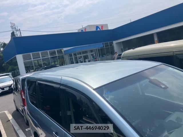 Nissan SERENA 2014-01 8337822-2