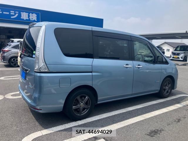 Nissan SERENA 2014-01 8337822-3