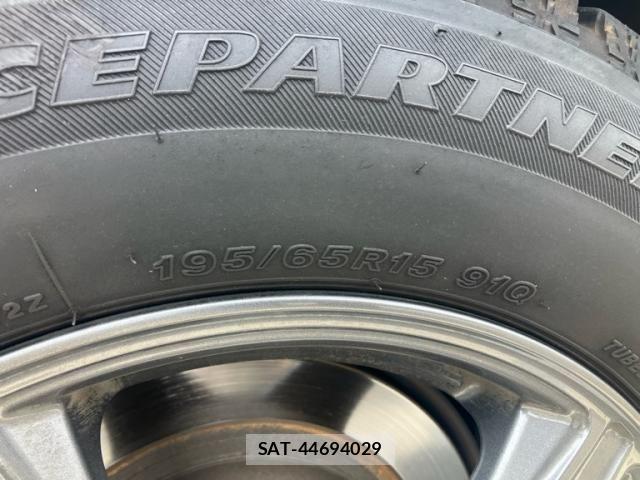 Nissan SERENA 2014-01 8337822-7
