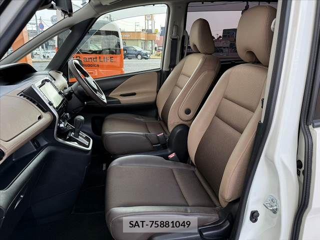 Nissan SERENA 2017-09 8337810-16