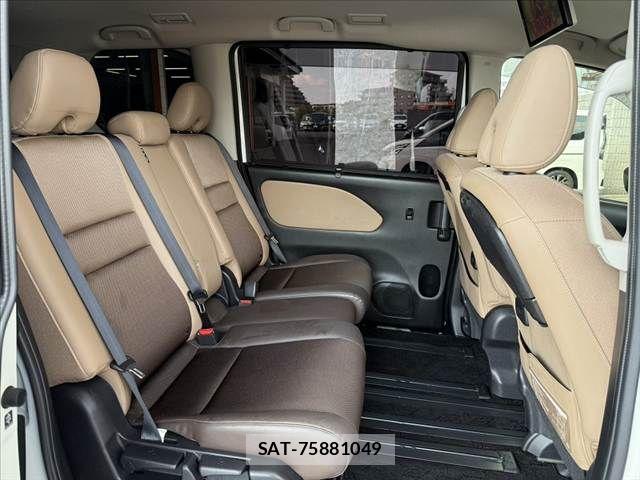 Nissan SERENA 2017-09 8337810-17
