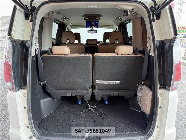 Nissan SERENA 2017-09 8337810-20