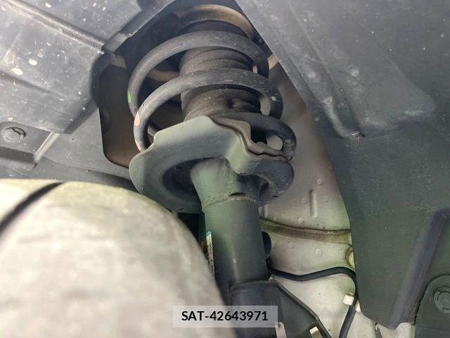 Nissan SERENA 2017-08 8337797-19