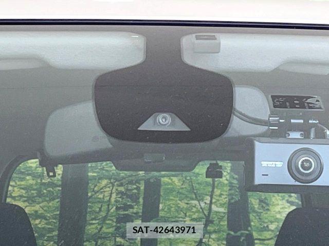 Nissan SERENA 2017-08 8337797-5