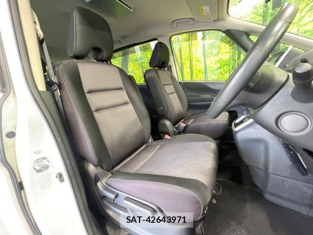 Nissan SERENA 2017-08 8337797-7