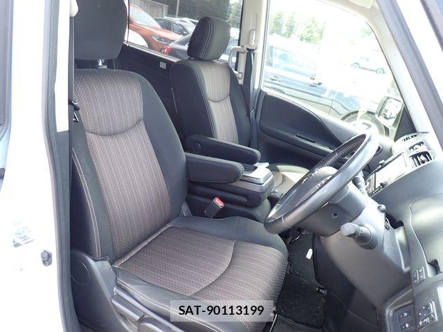Nissan SERENA 2016-03 8337783-21