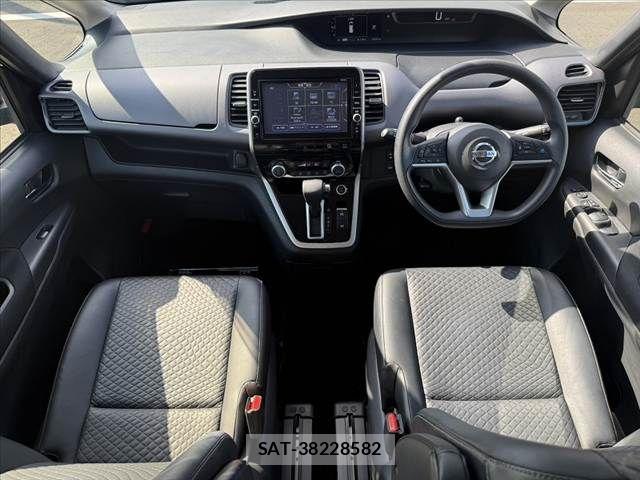 Nissan SERENA 2018-11 8337798-1