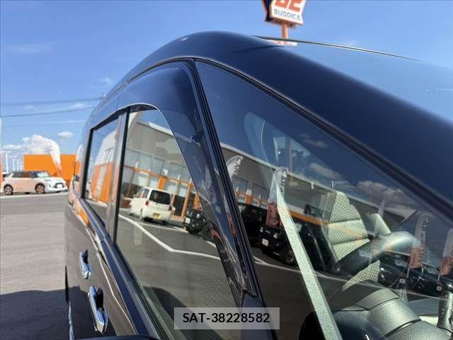 Nissan SERENA 2018-11 8337798-24