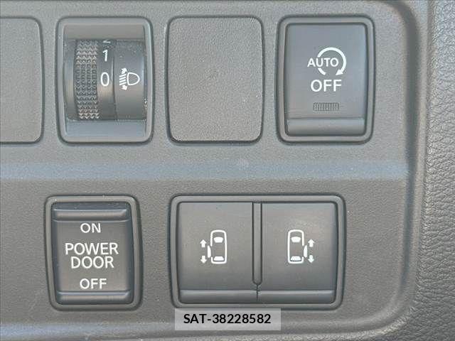 Nissan SERENA 2018-11 8337798-6