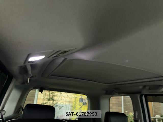 Nissan SERENA 2014-02 8355581-11
