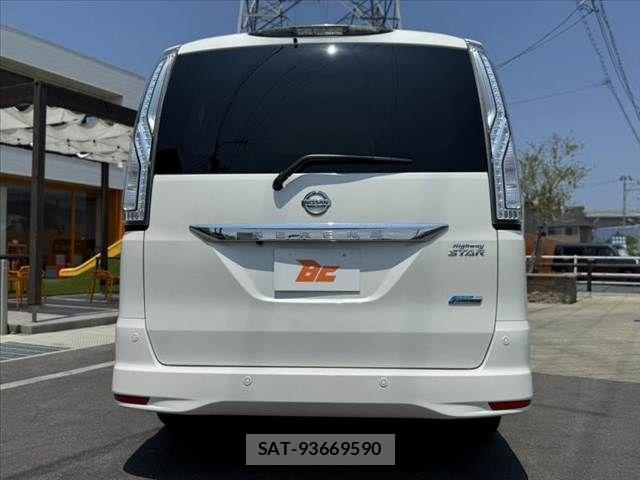 Nissan SERENA 2015-04 8355580-13