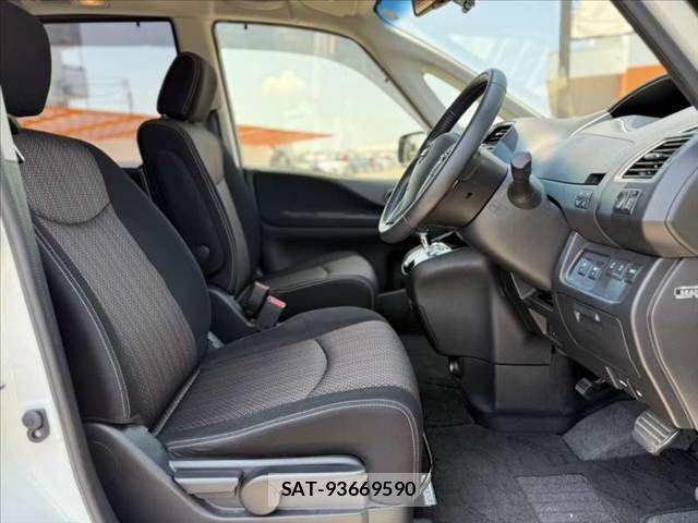 Nissan SERENA 2015-04 8355580-15