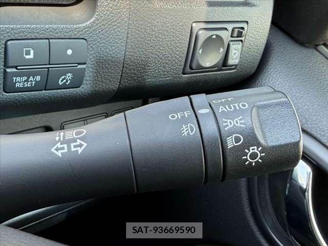 Nissan SERENA 2015-04 8355580-26