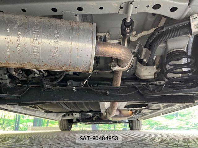 Nissan SERENA 2018-01 8355566-18