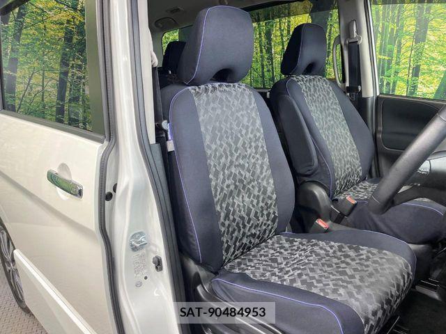 Nissan SERENA 2018-01 8355566-7