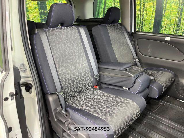 Nissan SERENA 2018-01 8355566-8