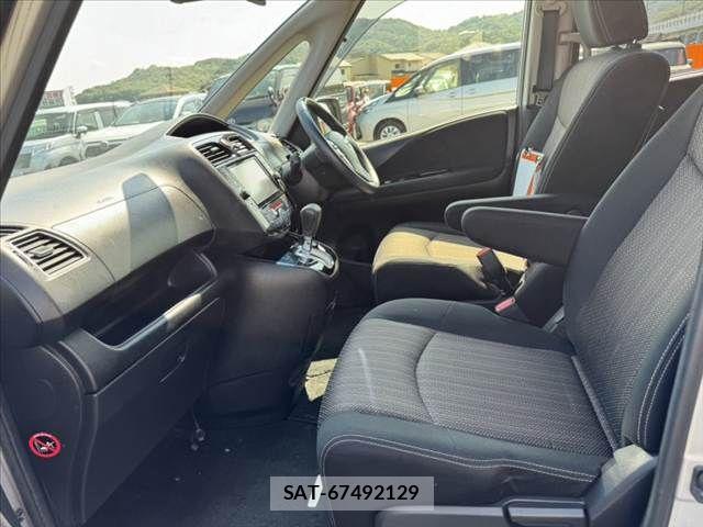 Nissan SERENA 2015-08 8355586-17