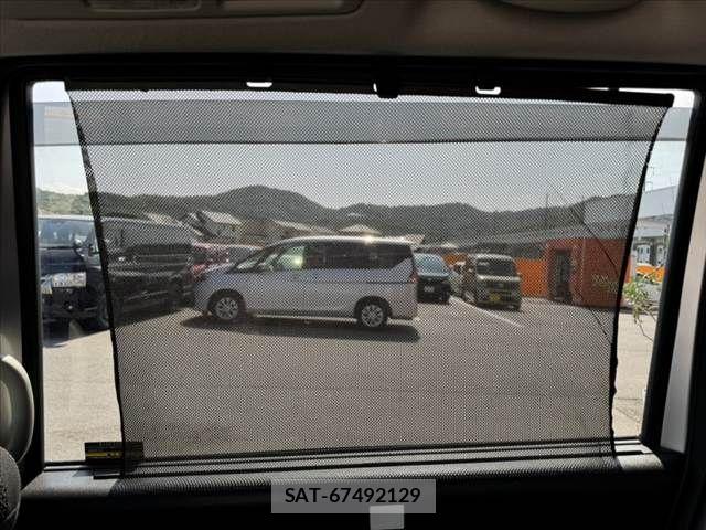 Nissan SERENA 2015-08 8355586-29
