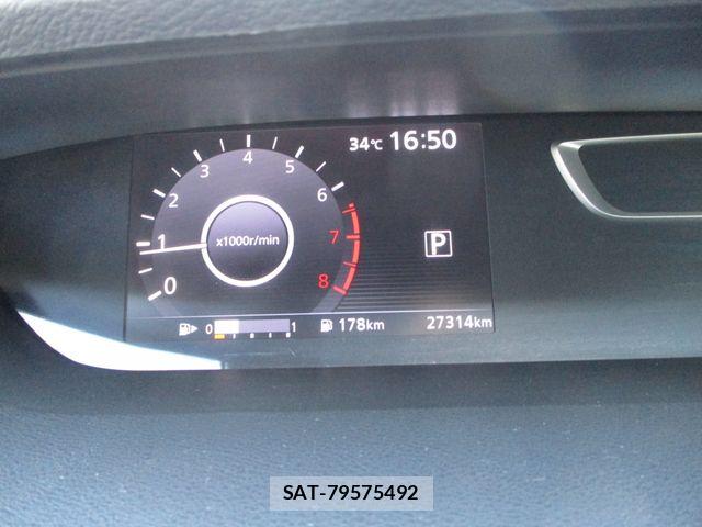Nissan SERENA 2018-08 8355572-18