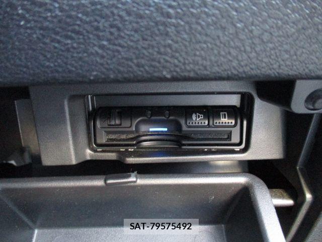 Nissan SERENA 2018-08 8355572-21