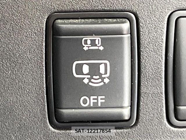 Nissan SERENA 2018-01 8355567-4