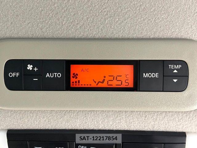 Nissan SERENA 2018-01 8355567-5