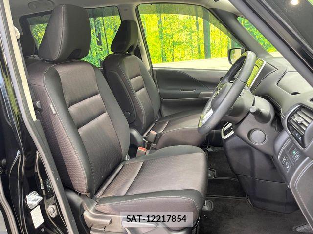 Nissan SERENA 2018-01 8355567-7