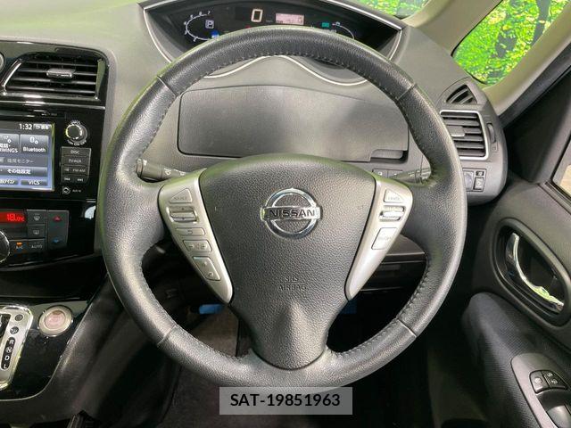 Nissan SERENA 2014-01 8355579-11