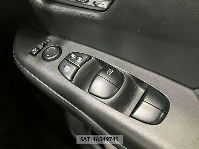 Nissan SERENA 2018-03 8355578-6