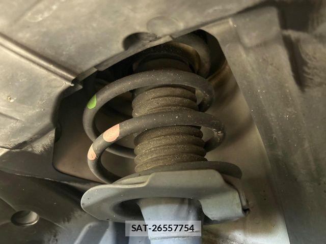 Nissan SERENA 2017-06 8355575-18