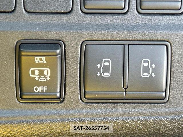 Nissan SERENA 2017-06 8355575-5