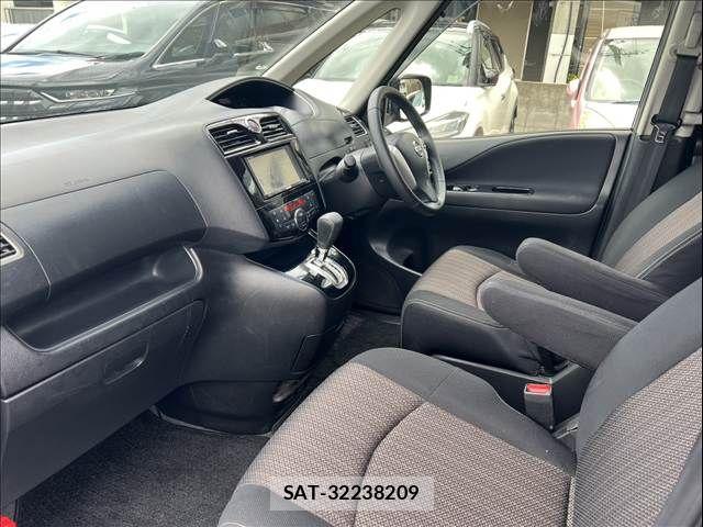 Nissan SERENA 2016-02 8355584-14
