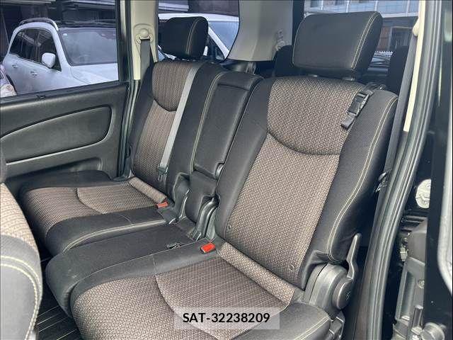 Nissan SERENA 2016-02 8355584-15