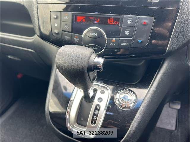 Nissan SERENA 2016-02 8355584-21
